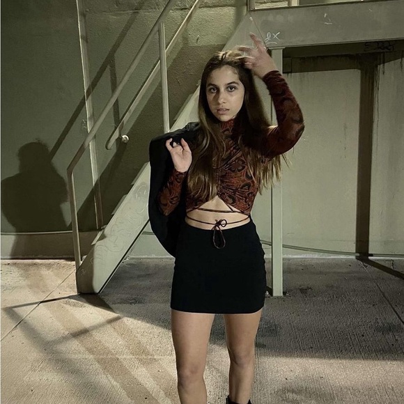 Red Orange top with string - Picture 2 of 3